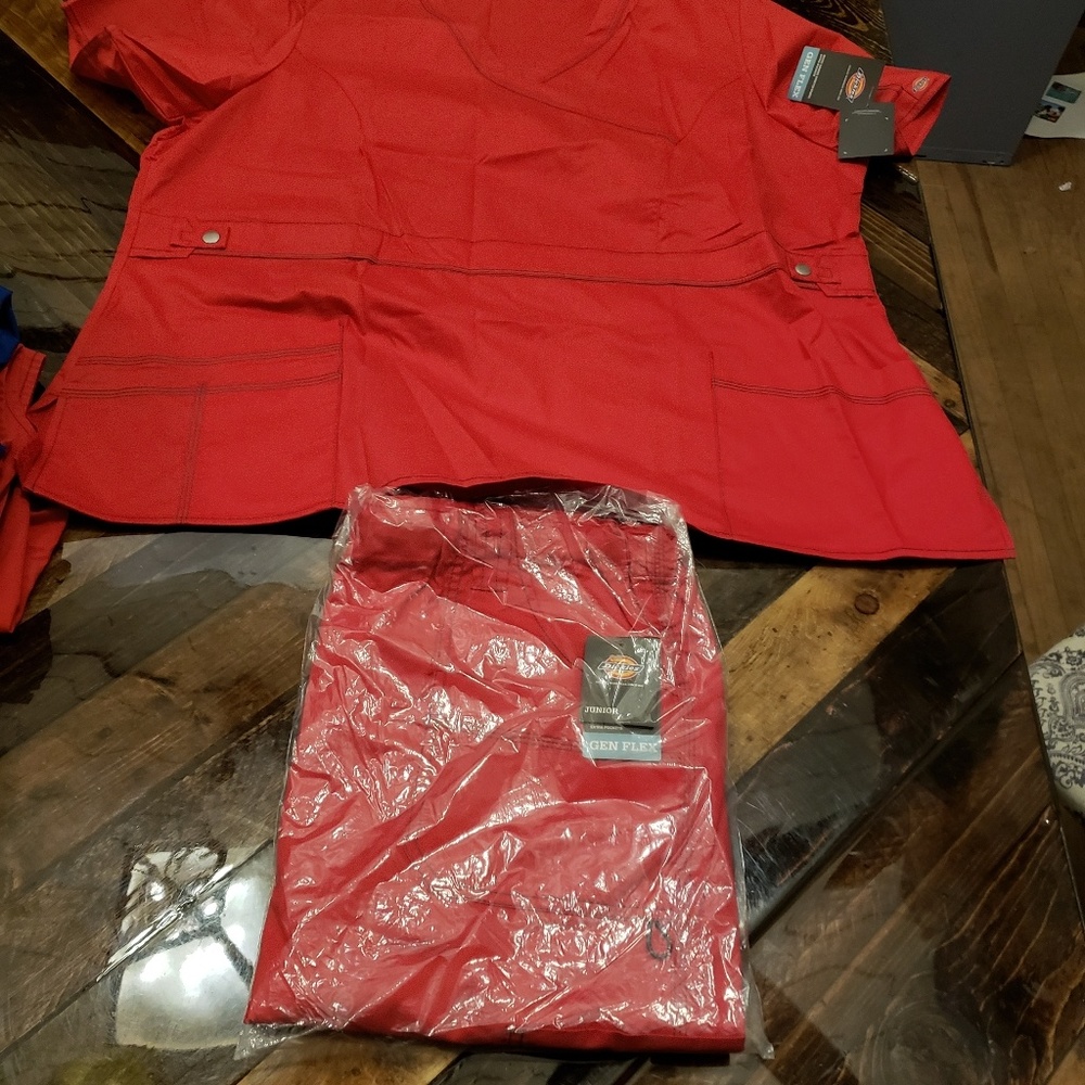 Dickies Scrub Set